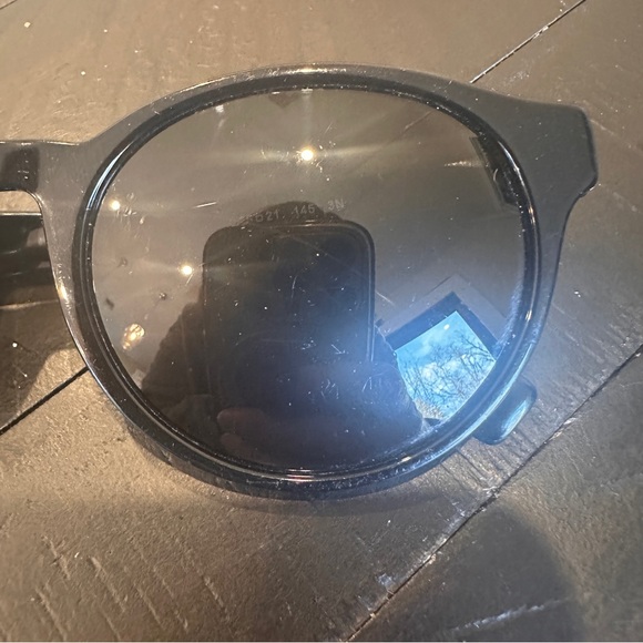 Coach Black Sunglasses with Orange Case - Picture 6 of 15